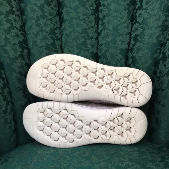 Nike Free RN Shoes in Lilac/Purple Colorway - Women’s 9 - Picture 6 of 8